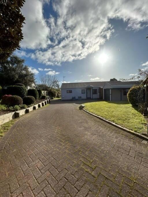 Family Perfect, Winter Getaway, Secure Yard, Parking, Mountain Bikes, Arcade Villa Rotorua Exterior photo